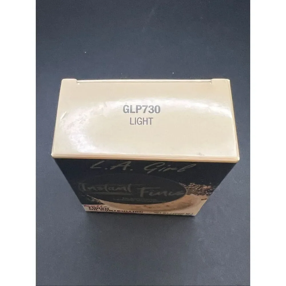 LA Girl Instant Finish Blurring Loose Powder Light GLP730